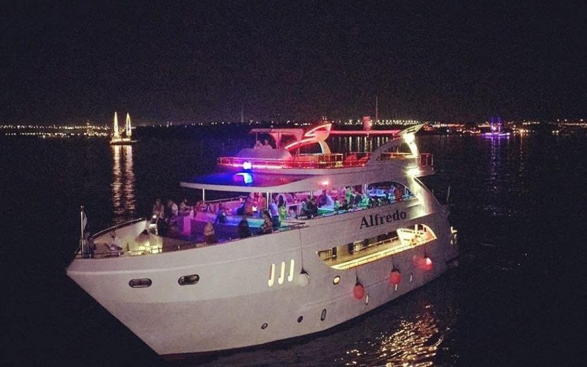 Romantica gita serale in yacht a Sharm El Sheikh